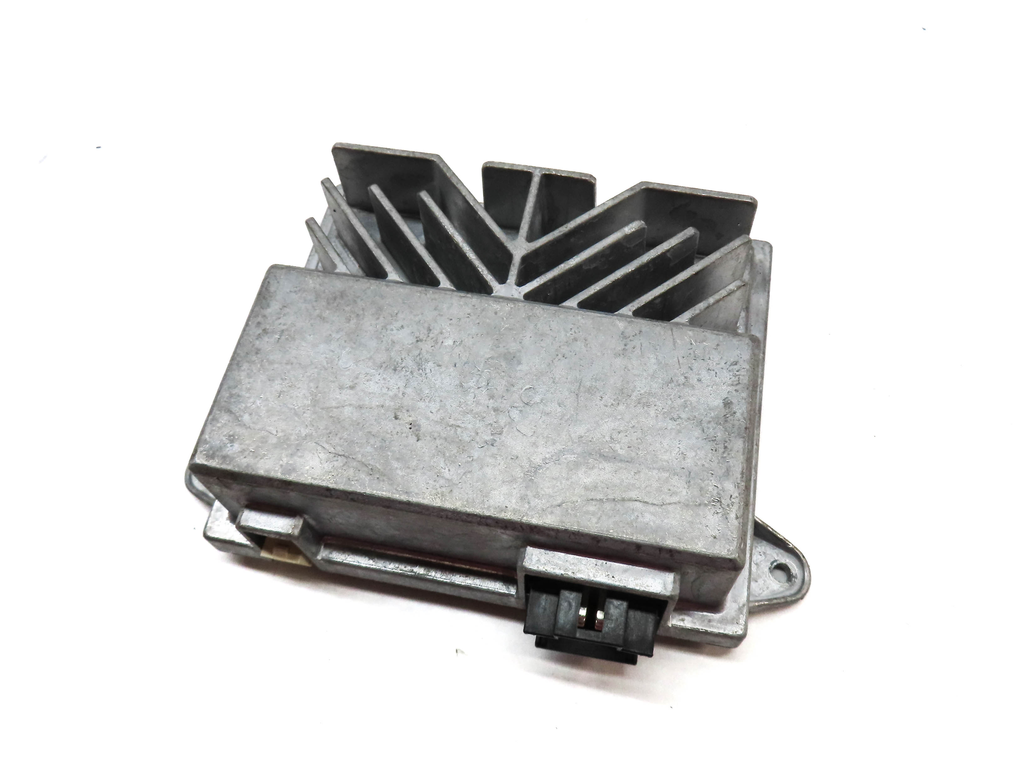 2011 PORSCHE CAYENNE HYBRID (958) RADIO STEREO SOUND SYSTEM AMPLIFIER AMP — exact item pictured